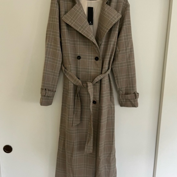 Plaid Double-Breasted Trench Coat - Picture 4 of 11
